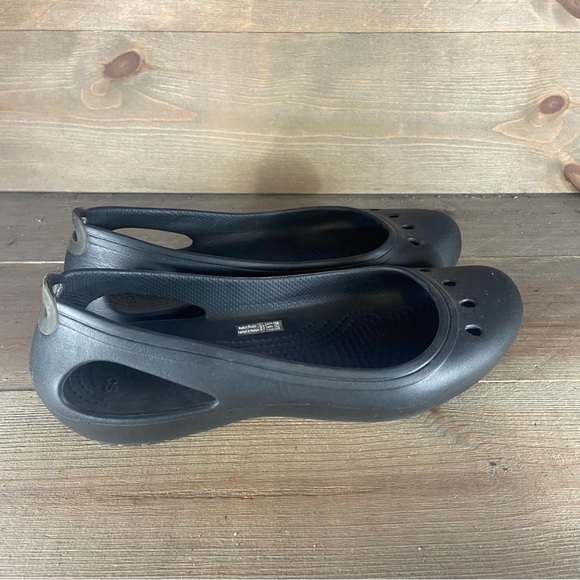 Crocs kadee womens size 8 shoes black rubber slip on comfort flats sandals - Picture 2 of 8